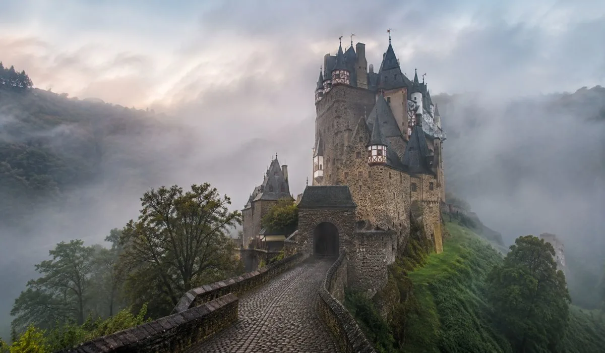 6 Historic Places That Inspired Legendary Tales From History